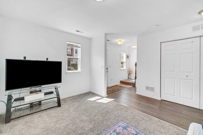 Foto del edificio - 4201 Calder Ln
