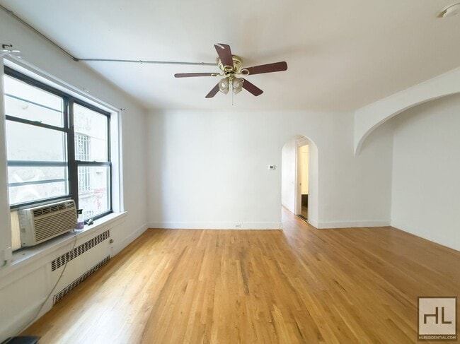 Building Photo - SULLIVAN PLACE / Renovated Full-Floor 1-Be...