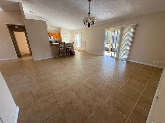 Building Photo - 33 Fenwick Ln