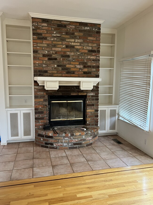 Wood Burning Fire Place - 6489 Dry Creek Rd