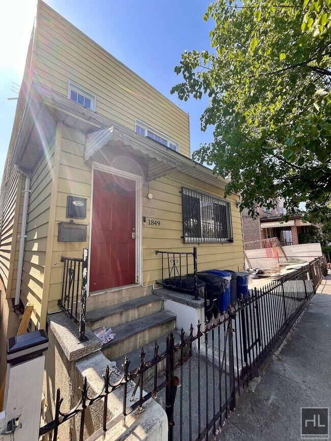 Building Photo - HOLLAND AVENUE, BRONX