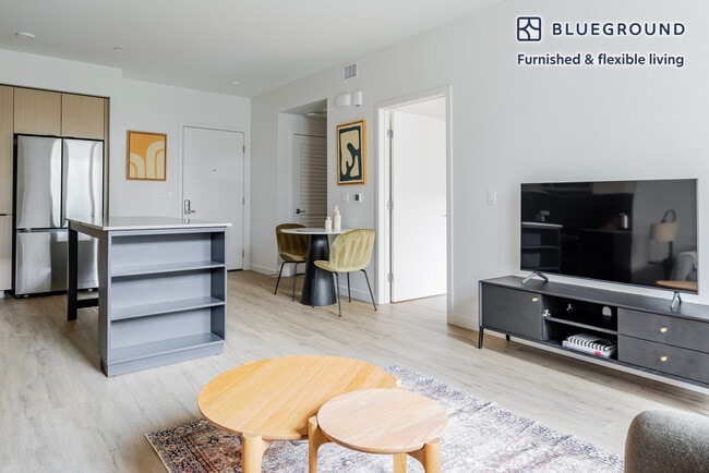 Building Photo - 350 Chastain Pl