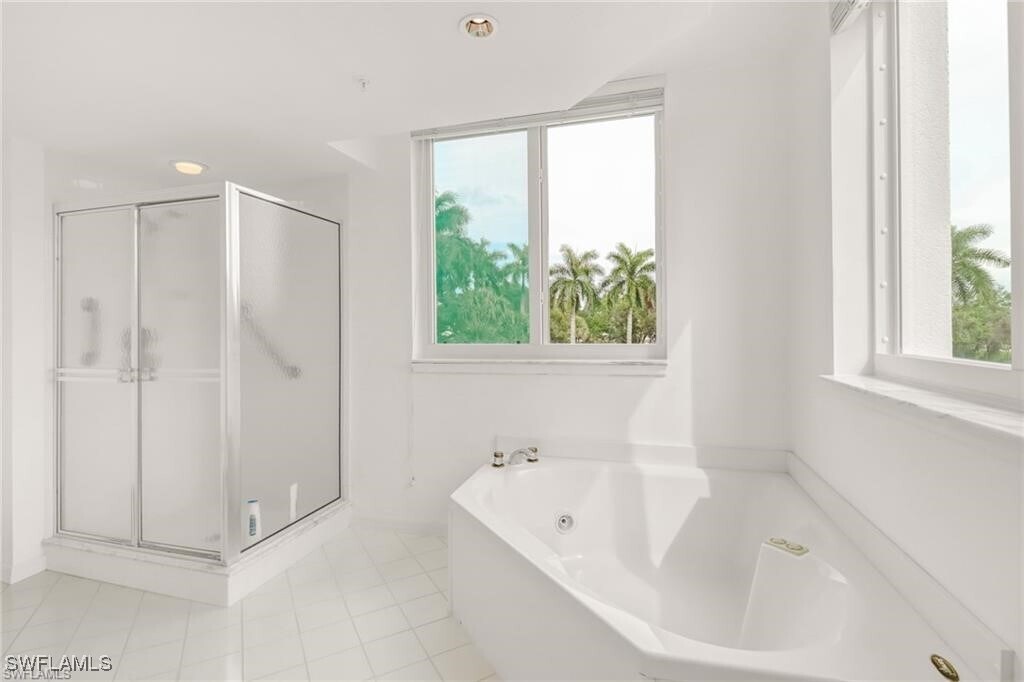 Foto principal - 7515 Pelican Bay Blvd