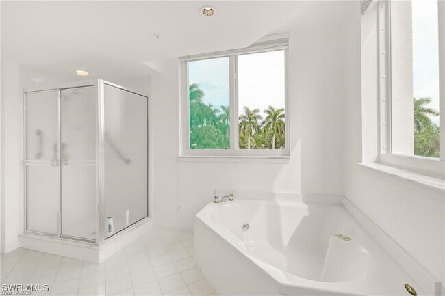 Foto del edificio - 7515 Pelican Bay Blvd