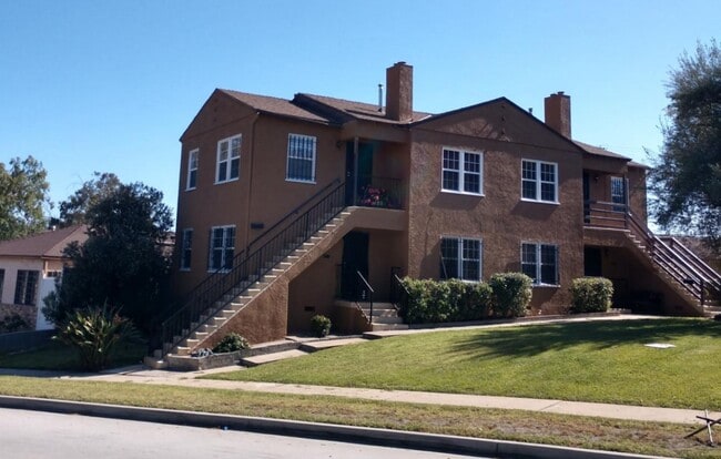 Foto del edificio - 8233 Crenshaw Blvd