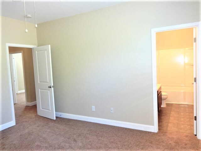 Building Photo - 1045 Waterside Landing Way