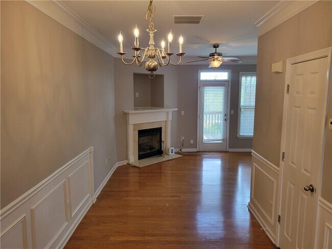 Foto del edificio - 831 Commonwealth Ave SE