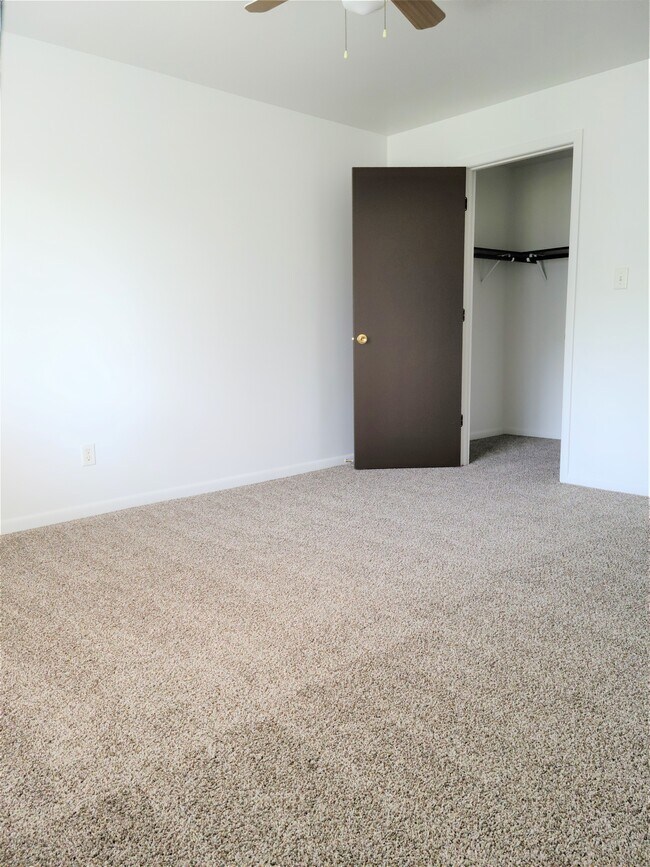 Foto del edificio - 6480 Evergreen Ave