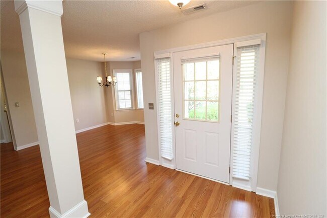 Foto del edificio - 305 Firefly Rd