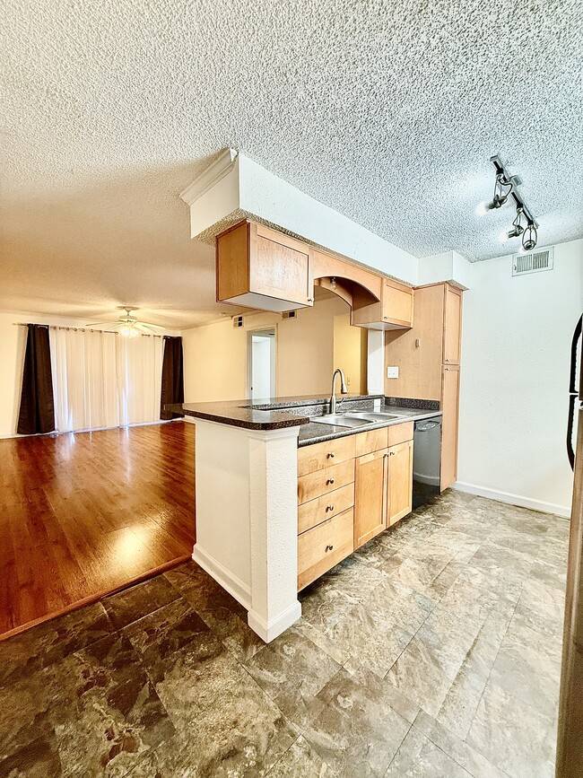 Building Photo - 2500 Winding Creek Blvd