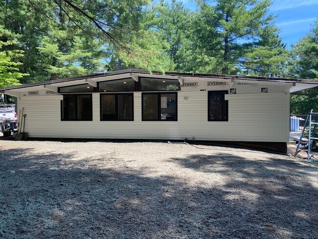 Building Photo - 160 Oxbow Rd