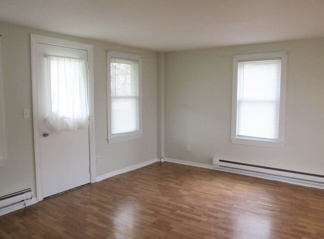 Building Photo - 50980 Silver St