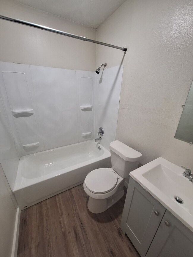 Foto del edificio - 3 bedroom, 1 bath