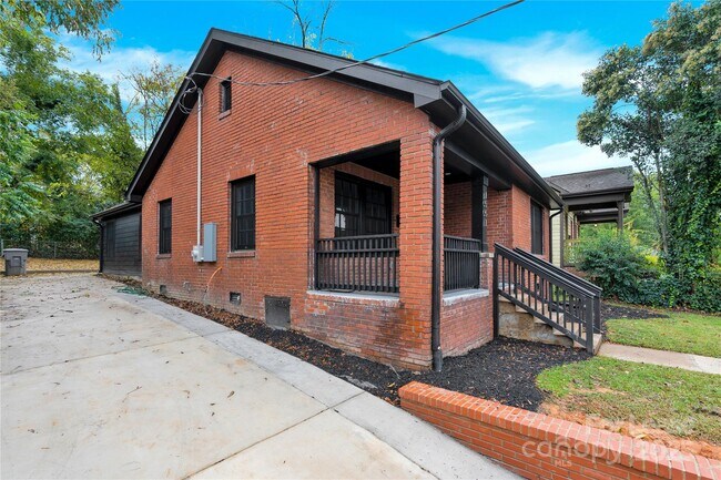 Foto del edificio - 1551 Merriman Ave