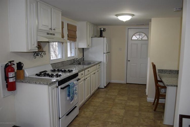 Foto del edificio - 128 Webster Ave