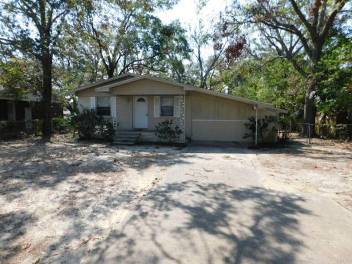 Foto principal - 801 Lakewood Rd