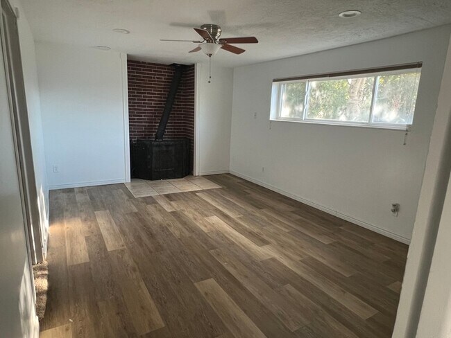 Foto del edificio - 1290 N Winston Dr