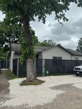 Building Photo - 1408 W 34th St