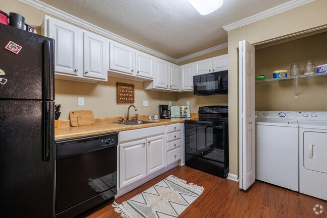 A1 - 1BR, 1BA - 550SF - Kitchen - Seminole Flatts Apartments