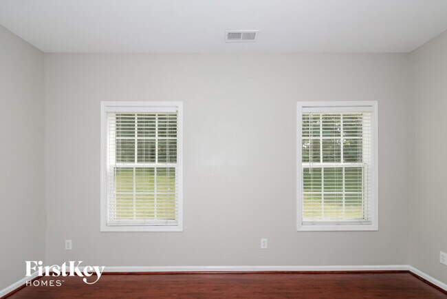 Building Photo - 2152 Lauren Woods Dr