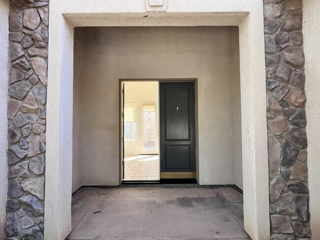 Foto del edificio - 658 W Enterprise Ave