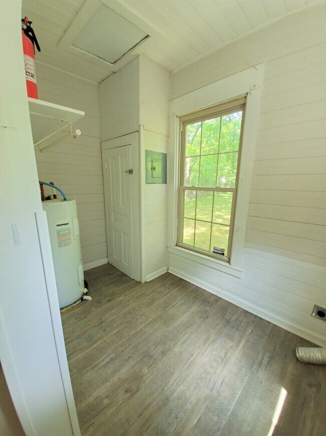 Laundry room - 428 Hampton Street
