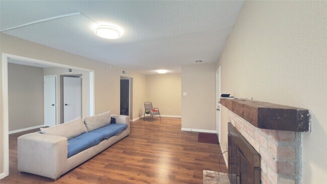 Foto del edificio - 2100 Wilcrest Dr