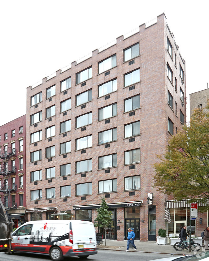 Primary Photo - 614-626 Tenth Ave