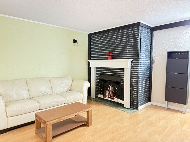 Photo du bâtiment - 8655 Gilley Ave