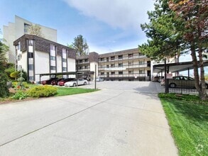 Building Photo - 620 W 7th Ave