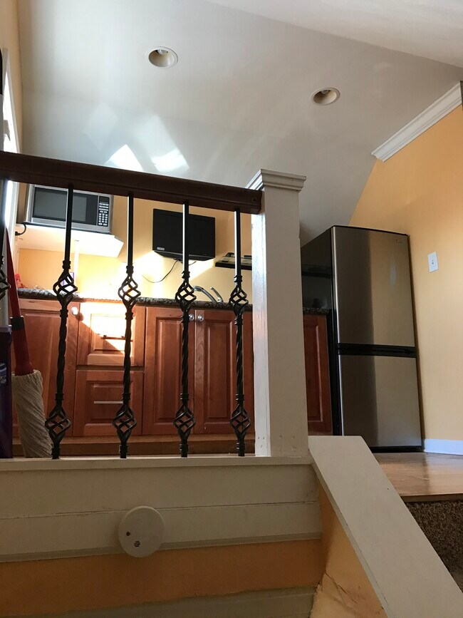 Foto del edificio - 2020 Warren Rd