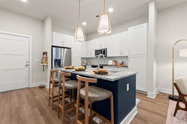 Foto del edificio - 2648 Sandy Plains Rd