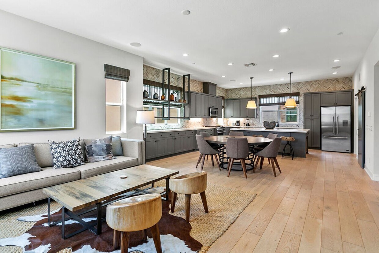 Foto principal - FURNISHED MODEL TOWNHOME IN HOA COMMUNITY