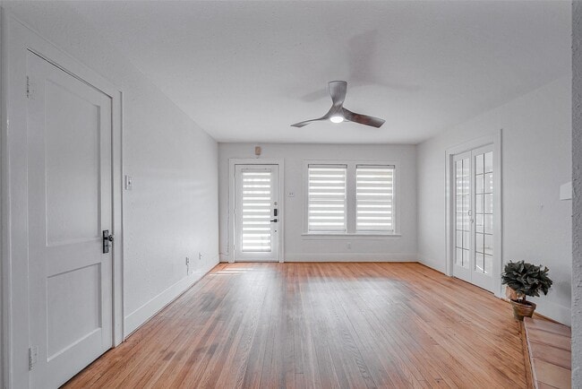 Building Photo - 1614 Ridgewood St