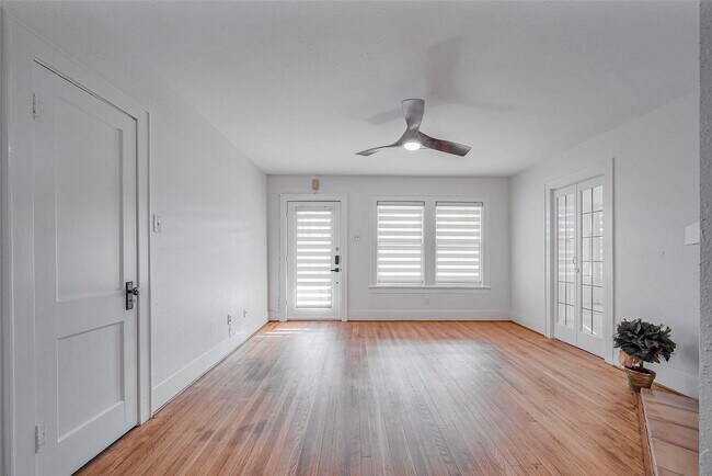 Foto del edificio - 1614 Ridgewood St