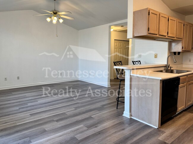 Foto del edificio - Charming 2 Bed, 2 Bath Townhouse in Knoxvi...