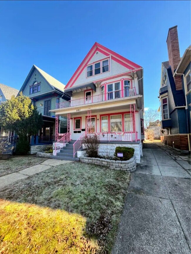 Foto del edificio - 181 Richmond Ave