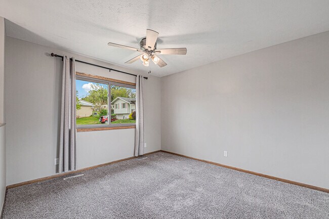 Foto del edificio - 14 Pinehurst Cir