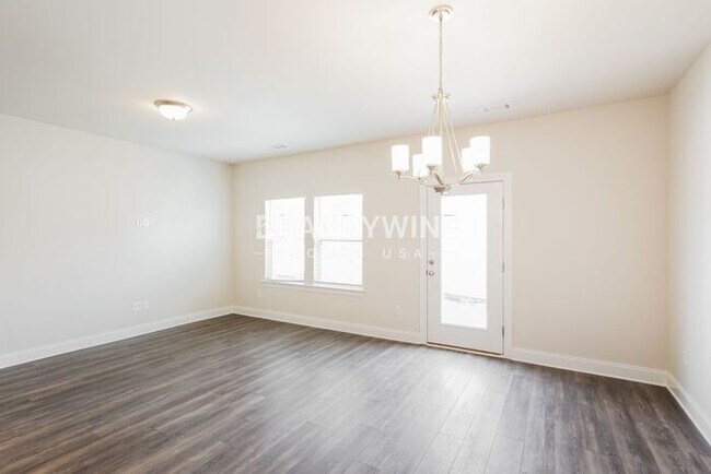 Happy New Year! Move in by 1/31 and get on... - 4