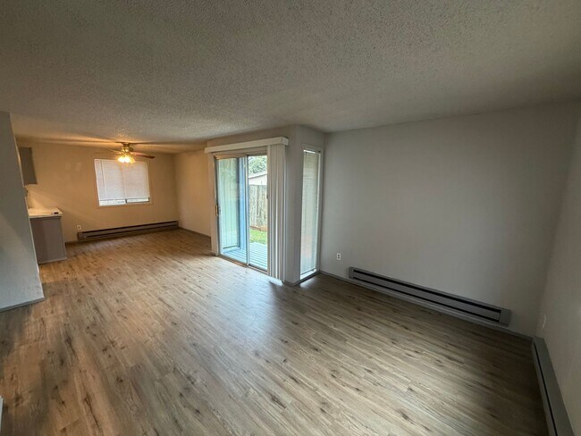 Building Photo - TAC T 1214-1216