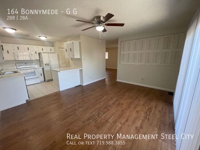 Building Photo - Recently Updated 2 Bedroom Condo