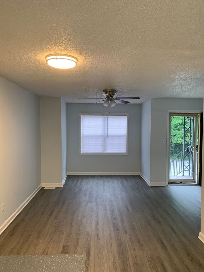 Interior Photo - Lionchase Apartments