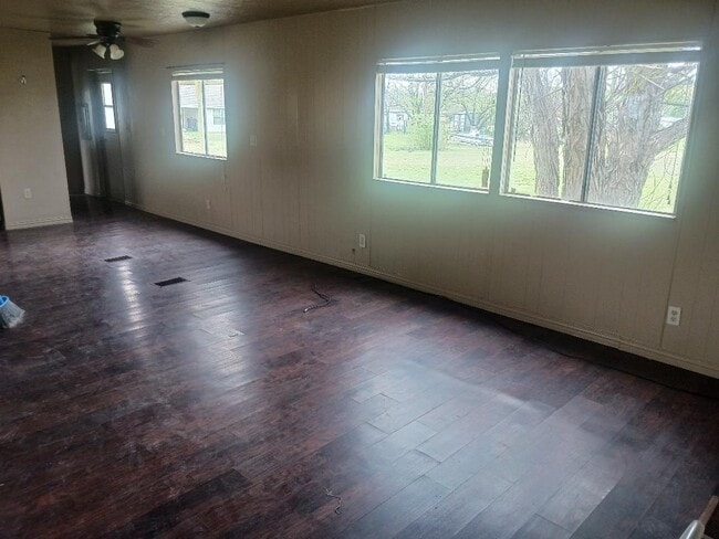 Building Photo - 5427 Arrowhead Dr