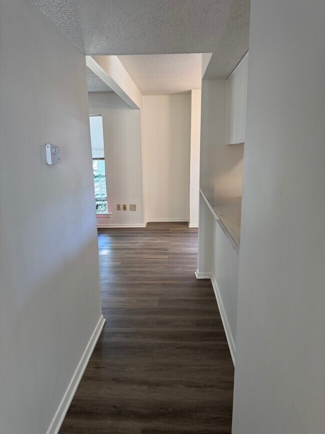 Foto del edificio - 2800 Clarke Rd
