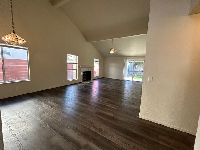 Foto del edificio - 1887 Shadow Park Dr