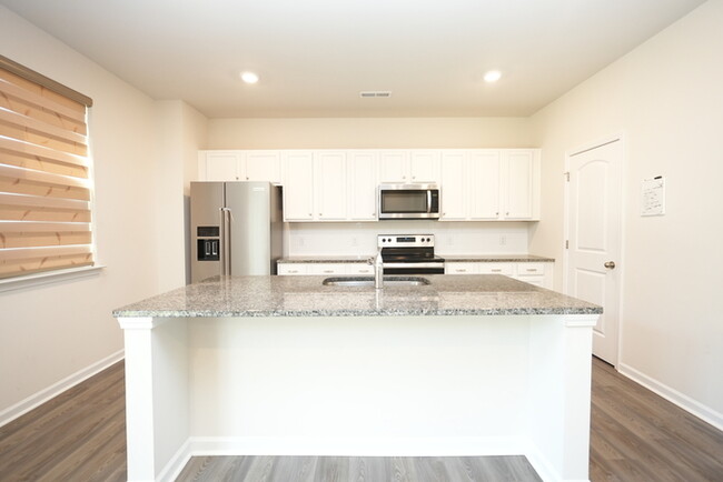 Building Photo - Home with Open Floor Plan