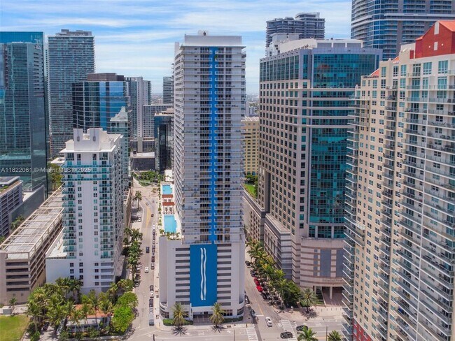 Building Photo - 1200 Brickell Bay Dr