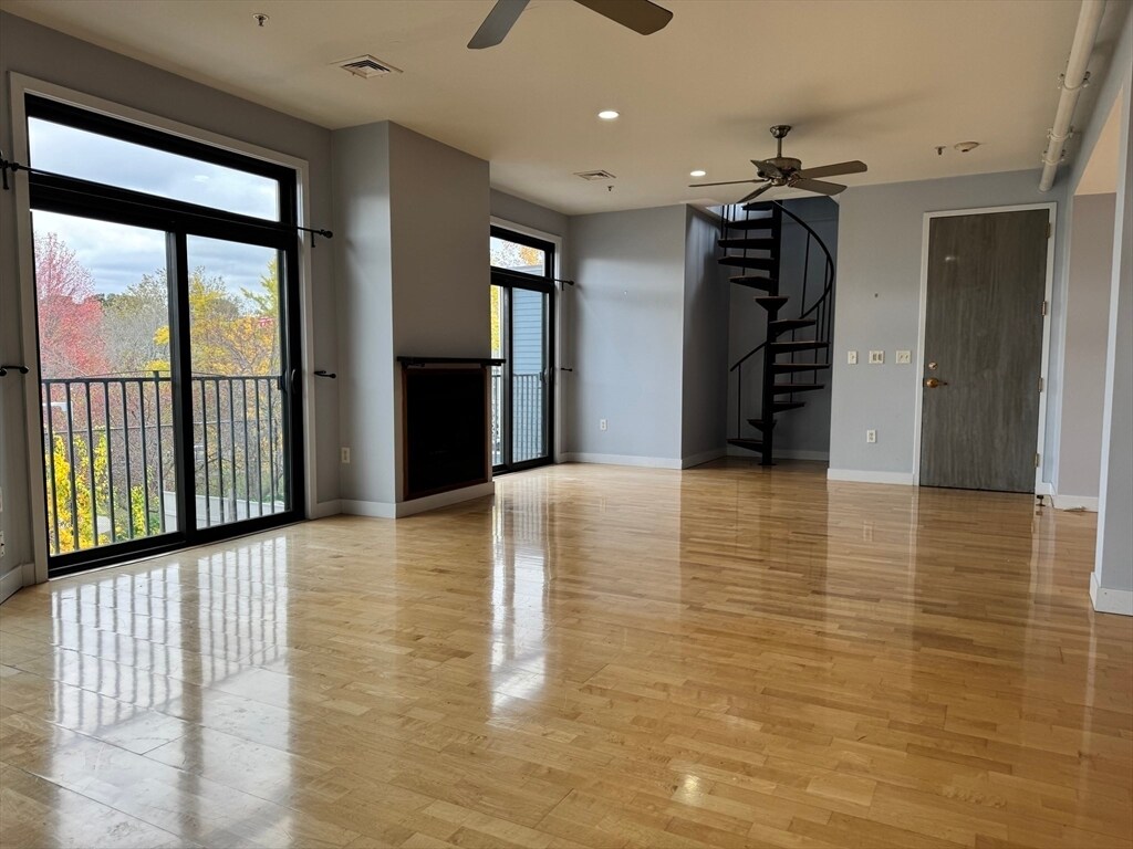 Foto principal - 950 Dorchester Ave