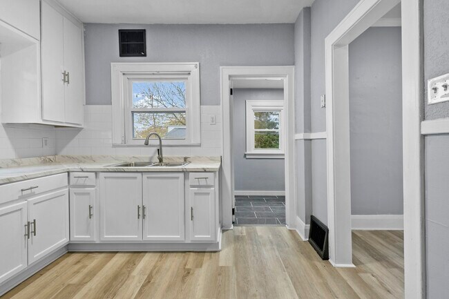 Foto del edificio - 1369 Wildwood Rd