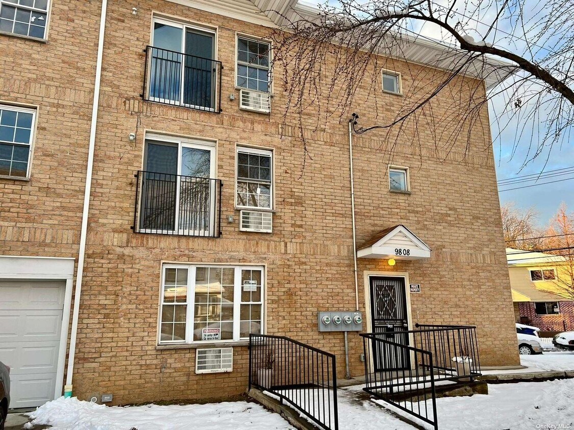 Primary Photo - 98-8 197th St